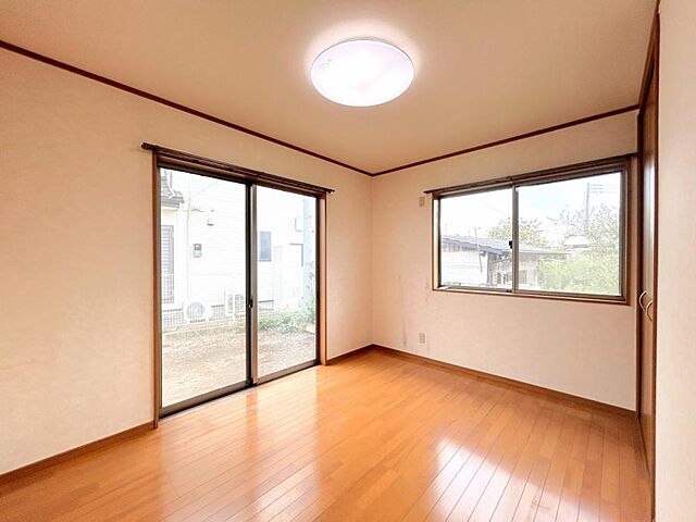 室内 太田市新田村田町1678-6