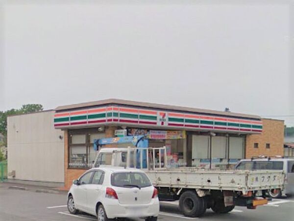 【コンビニ】セブンイレブン館林市高根店まで約1300ｍ(徒歩17分)。