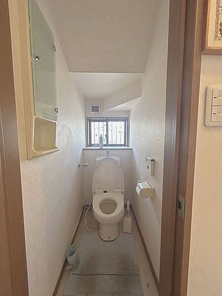 【トイレ】トイレ写真です。クリーニングを行います。