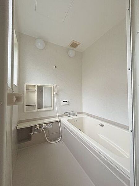 【バス】バスルームの写真です。