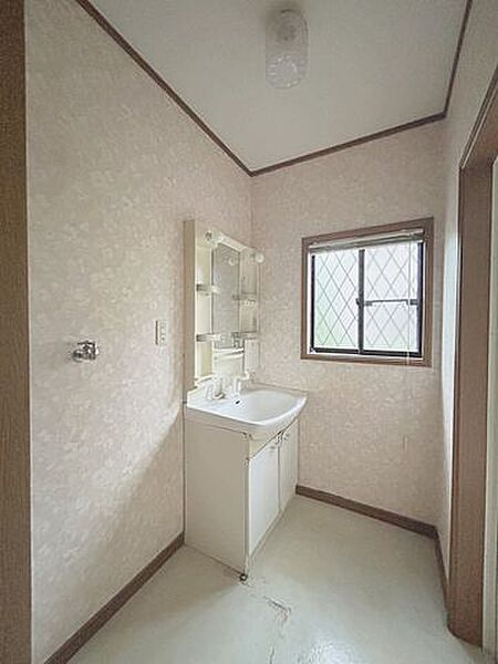 【洗面】洗面室の写真です。