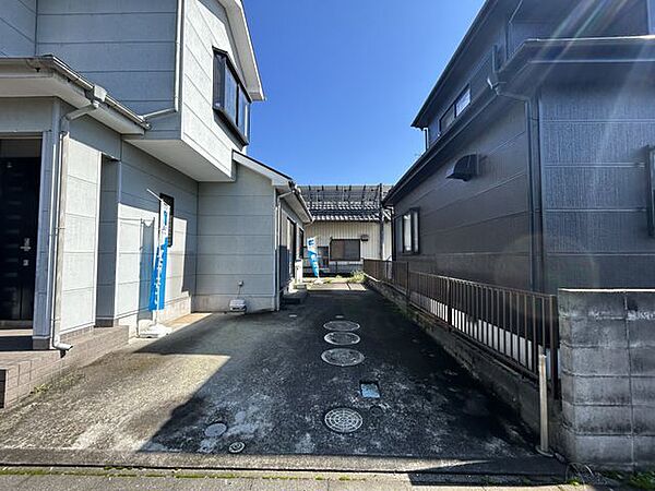 【駐車場】駐車場の写真です。縦列2台駐車可能です。