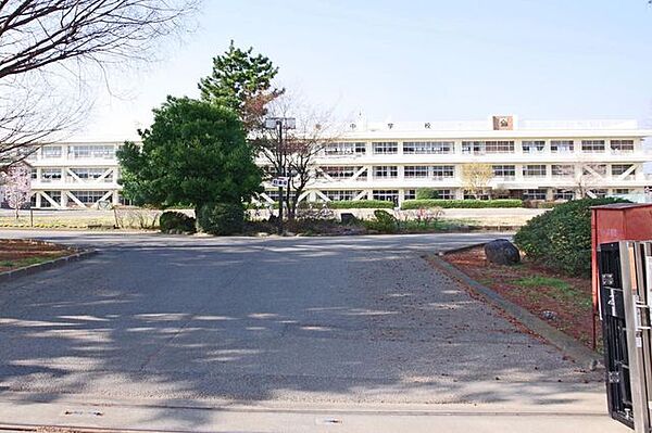 太田市立藪塚本町中学校 徒歩33分。 2630m