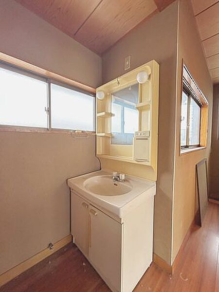 【洗面】2階洗面の写真です。