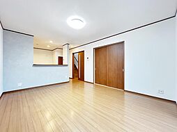 伊勢崎市国定町1丁目　戸建て 4LDKのリビング/ダイニング