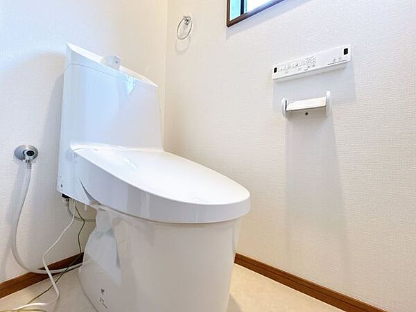 1階トイレ新品交換済みです