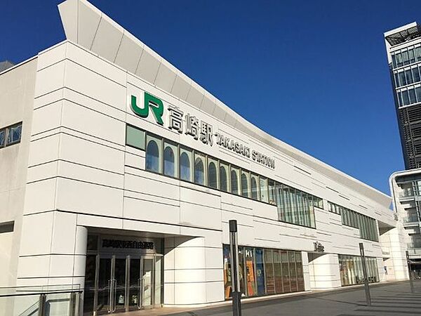 【周辺施設/駅】高崎駅まで2.6ｋm（車6分/自転車11分）です。通勤、通学や休日の利用に便利ですね。 900m