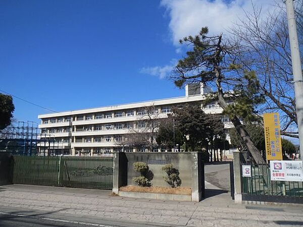 【周辺環境/小学校】高崎市立中居小学校まで約650m（徒歩9分）です。お子様も安心して通える距離ですね。