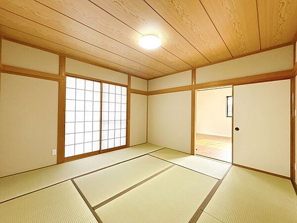 【リフォーム済】1階和室別アングルの写真です。