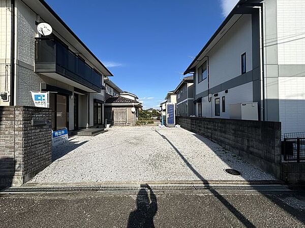 【リフォーム済】駐車場です。縦並列4台駐車可能です。