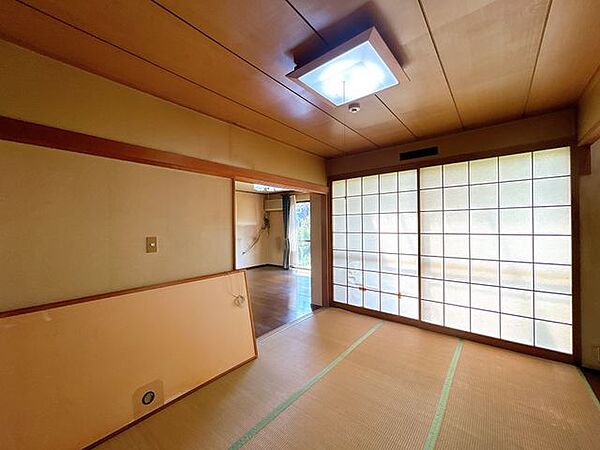 【リフォーム中】現状和室のお部屋は洋室へ変更します。リビングとの間は壁にして独立したお部屋になります。