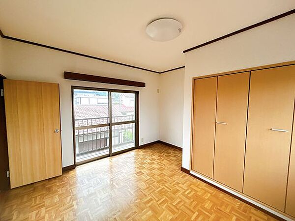 【期間限定現況販売】2階西側洋室の別角度です。