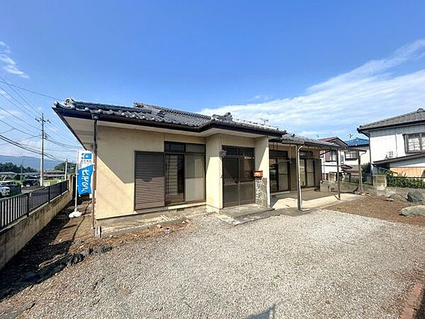 【外観】南西側からの写真です。土地80坪、建物29坪、平成2年築の平屋建て住宅です。