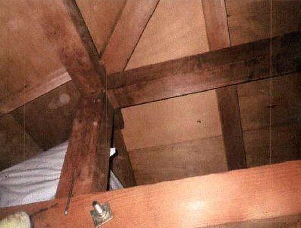 中古住宅の3大リスクである、雨漏り、主要構造部分の欠陥や腐食、給排水管の漏水や故障を2年間保証します。その前提でシロアリの被害調査と防除工事もおこないます。