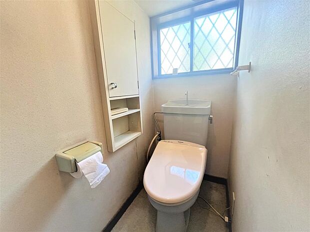 【リフォーム中】1Fトイレは温水洗浄便座付きトイレに新品交換いたします。