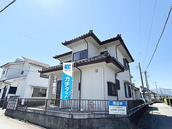 【リフォーム済/前面道路】北西方面から撮影しました。別方向の道路の様子です。