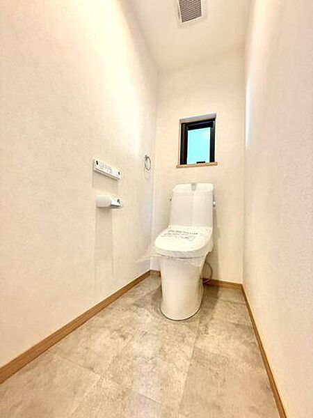 【リフォーム済/トイレ】毎日使用するトイレ洗浄便座付きトイレに新品交換しました。
