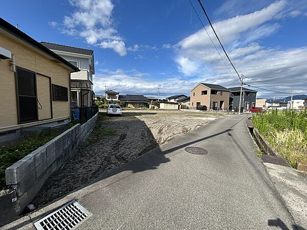 【解体済】南西側前面道路の東側から撮影しました。