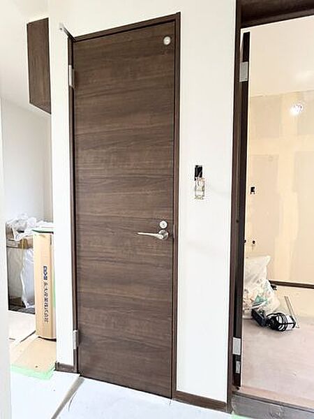【リフォーム中/トイレ】トイレの扉が交換されました！