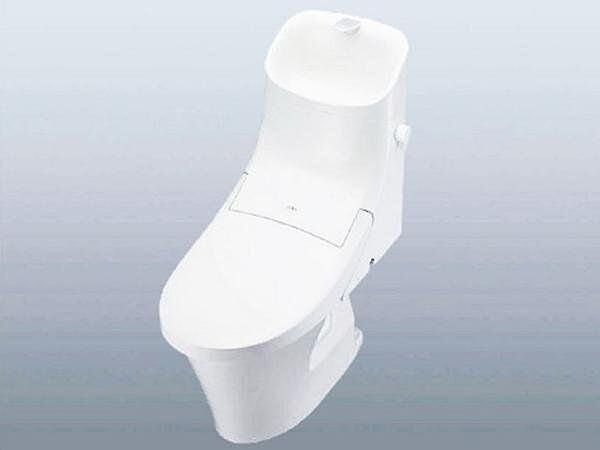 【同仕様写真/トイレ】毎日使用するトイレ洗浄便座付きトイレに新品交換予定。クロスやフロアの張替を一緒にすることで清潔感のある空間に。直接肌に触れる部分は新品がいいですね。
