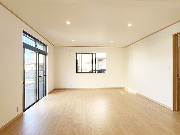 【リフォーム済/リビング】別角度から撮影しました。