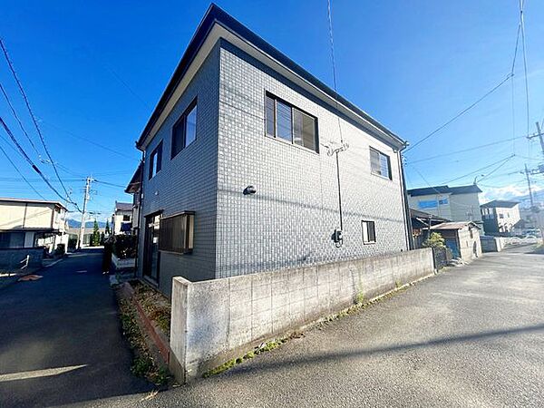 【リフォーム済/外観】北側から撮影しました。前面道路の様子です。