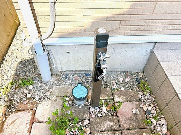 【外水道】敷地内には外水道があります。