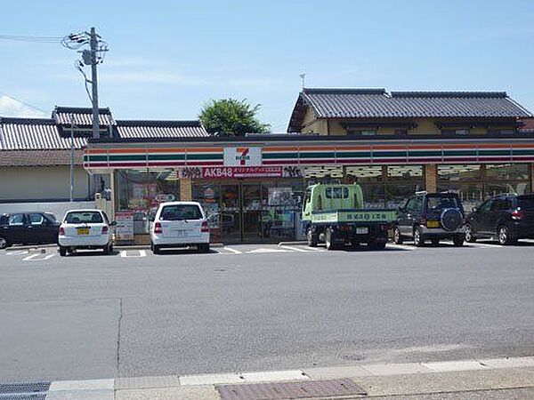 セブンイレブン坂城村上店 徒歩8分。 610m