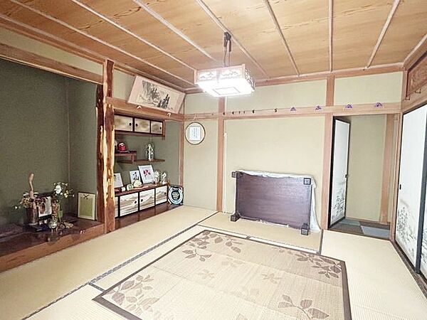 和室続き間のお写真です。※中のお荷物は撤去いたします