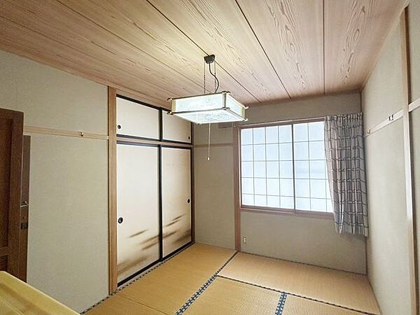2階和室のお写真です。※中のお荷物は撤去いたします