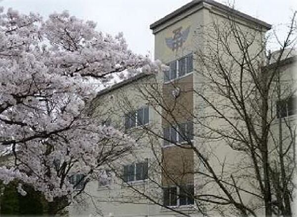 上田市立第五中学校 【周辺情報・中学校】第五中学校まで2.7km(徒歩35分)。学業・部活・遊び盛りのお子さんに朝夕の時間は大事です。朝練や夕練があっても便利に通える距離です。 2740m