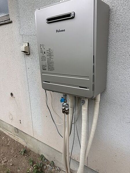 【リフォーム完了・給湯器】給湯器は新品交換致しました。プロパンガスの供給会社と別途ご契約いただく必要がございます。