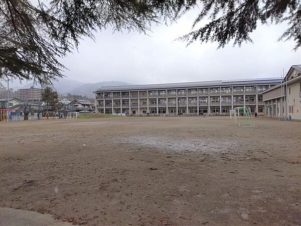 【周辺環境（小学校）】長野市立城東小学校まで約700m（徒歩約10分）