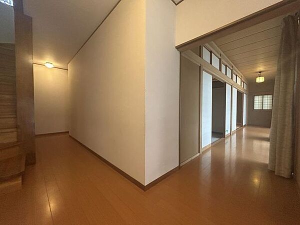 【1階廊下】1階廊下スペースです。