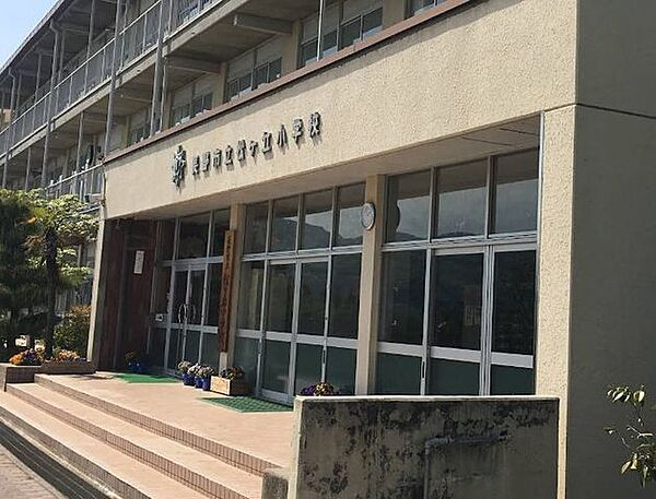 長野市立松ケ丘小学校 【周辺環境・小学校】長野市立松ヶ丘小学校まで860ｍ（徒歩11分）。