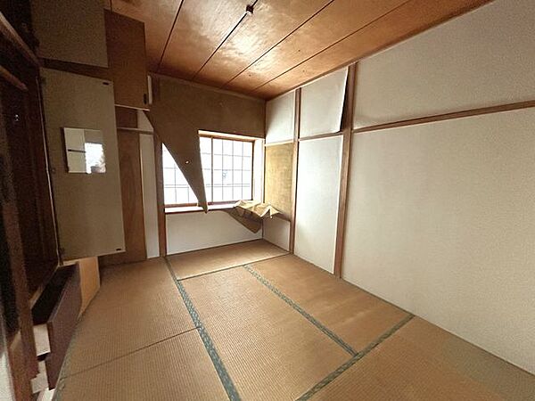 【リフォーム前・2階東側中央和室】リフォーム後は洋室になる予定です。
