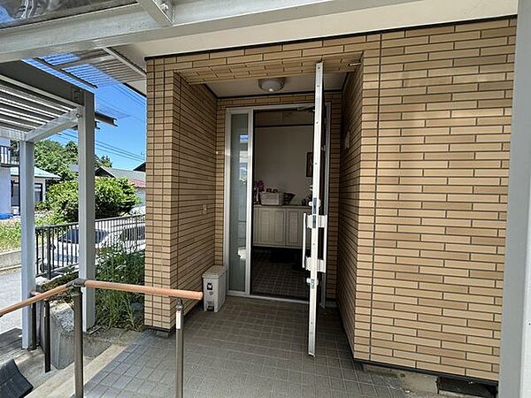 玄関の外観写真です。