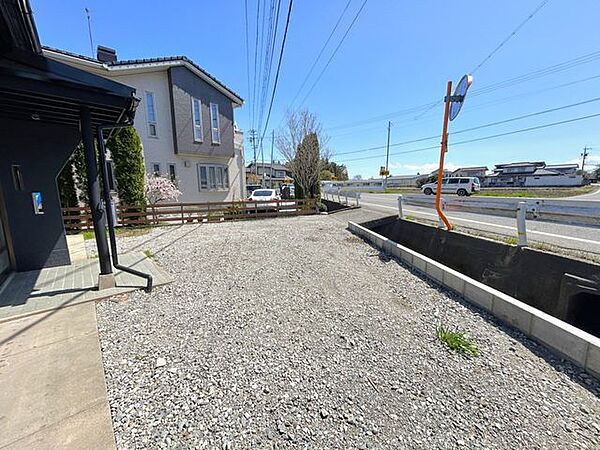 【お庭】お車の配置・台数によっては南側に小さなお庭を設けることも可能です！