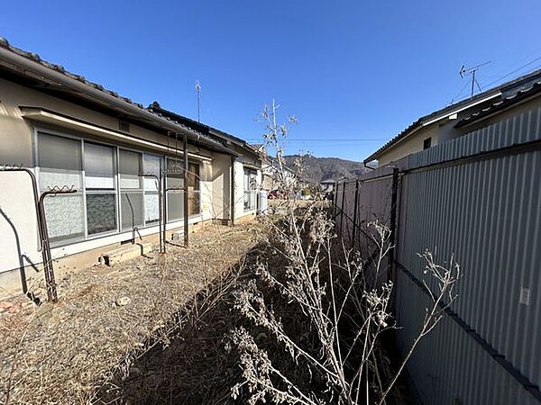 【リフォーム中】南側のお庭はプチガーデニング等でご活用いただけます。※土の入れ替え等は買主様のご負担となります。
