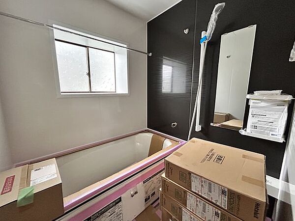 【リフォーム中/浴室】ユニットバスは新品交換いたします。水回りが新品になると、気持ちよくお使いいただけますね。