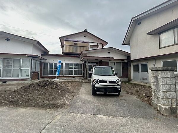 価格には消費税、リフォーム費用を含みます。リフォーム中でもご案内可能。内覧希望の方はお電話ください。