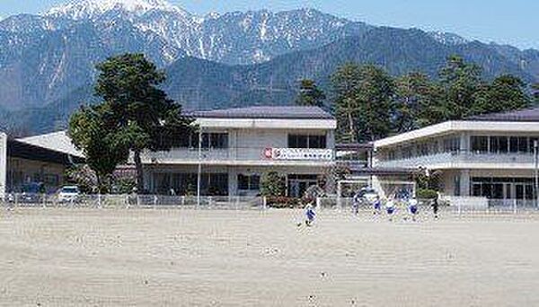 【周辺環境】大町市立大町南部小学校まで約2900ｍ