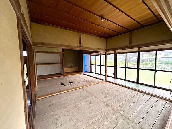 【LDK】約22畳の広々としたLDKのスぺスで家族団らんの空間をお過ごしいただけますね。