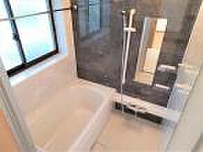 【浴室/同仕様写真】浴室はハウステック社製の一坪サイズに新品交換しました。浴室換気乾燥暖房機付きですので雨の日でもお洗濯物を乾かす事ができます。