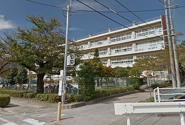 【周辺環境/小学校】飯田市立丸山小学校まで約2210ｍ（徒歩28分）