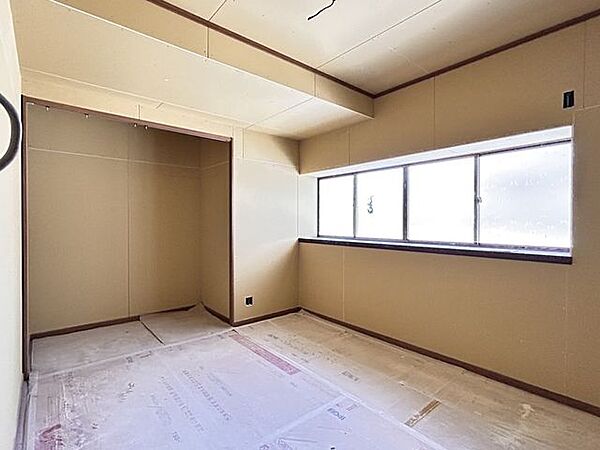 【リフォーム中/洋室(1)】洋室へと間取変更いたします。天井・壁クロス、フローリング張替えを行います。建具交換、LED照明を新設いたします。