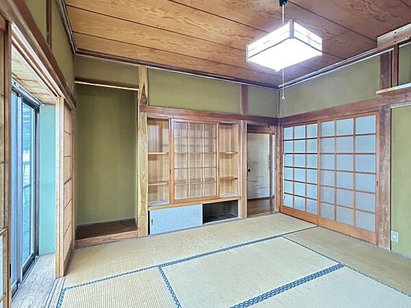 【リフォーム中/洋室(2)】収納力のあるクローゼットを新設します。