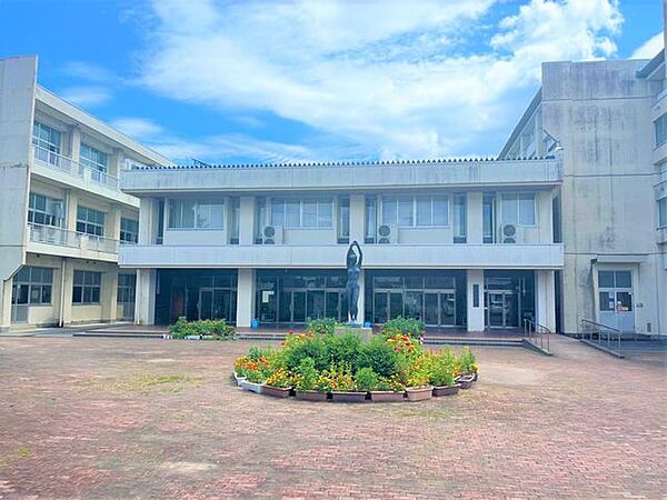 飯田市立高陵中学校 【周辺環境/中学校】高陵中学校まで約370ｍ（徒歩5分）