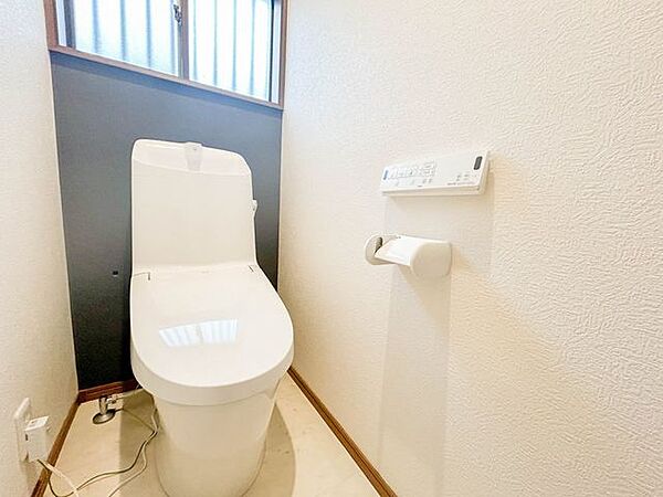 【トイレ】リクシル製の新品に交換済みです。