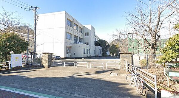 沼津市立大平中学校 大平中学校まで徒歩18分。 1400m